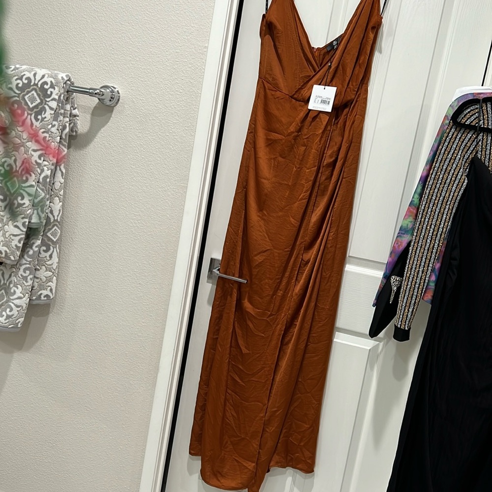 Dress - Picture 2 of 4
